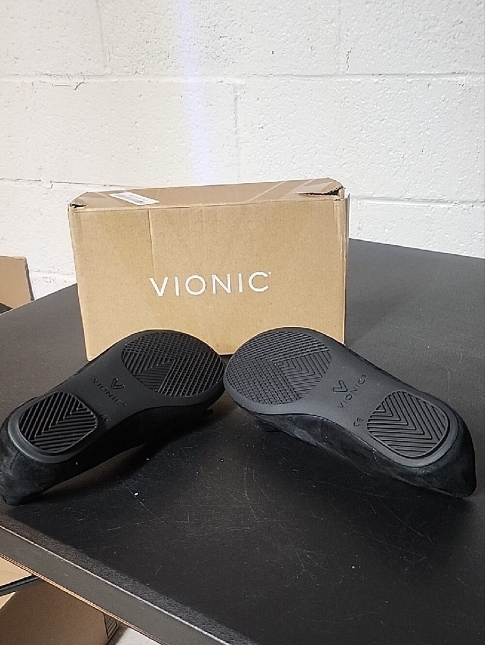 Vionic Tilly Black Bow Accent Ballet Flats - Picture 7 of 7